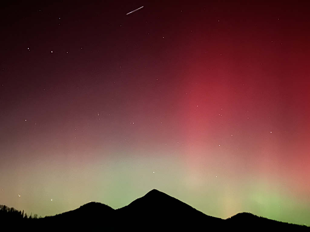 Northern Lights & Shooting Star - Hahns Peak Village, Colorado